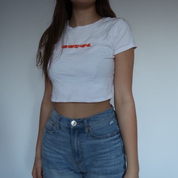 A white crop top - Picture 1 of 3